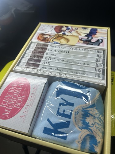 Key 10th memorial - 10th, box